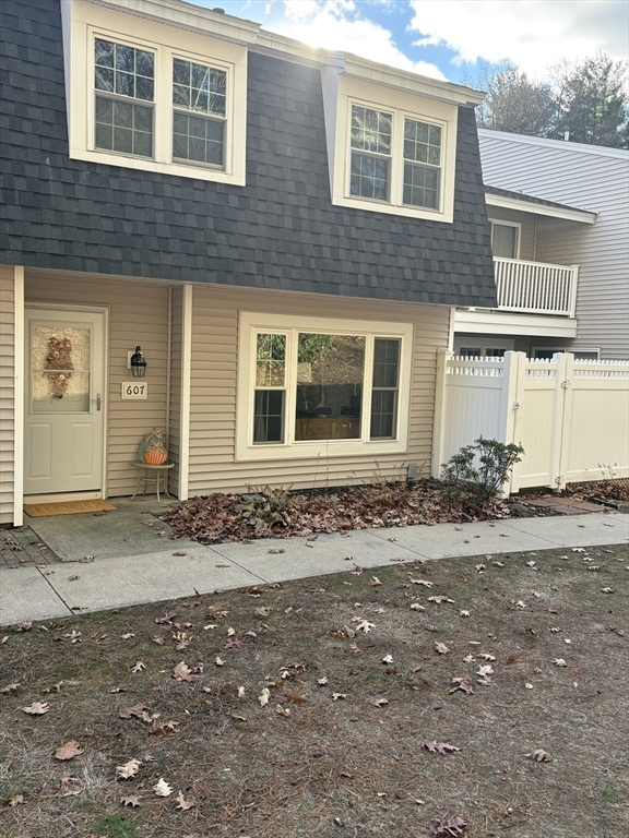 Property Photo:  607 Edgebrook Dr 607  MA 01505 