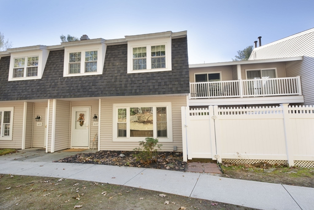 Property Photo:  607 Edgebrook Dr 607  MA 01505 