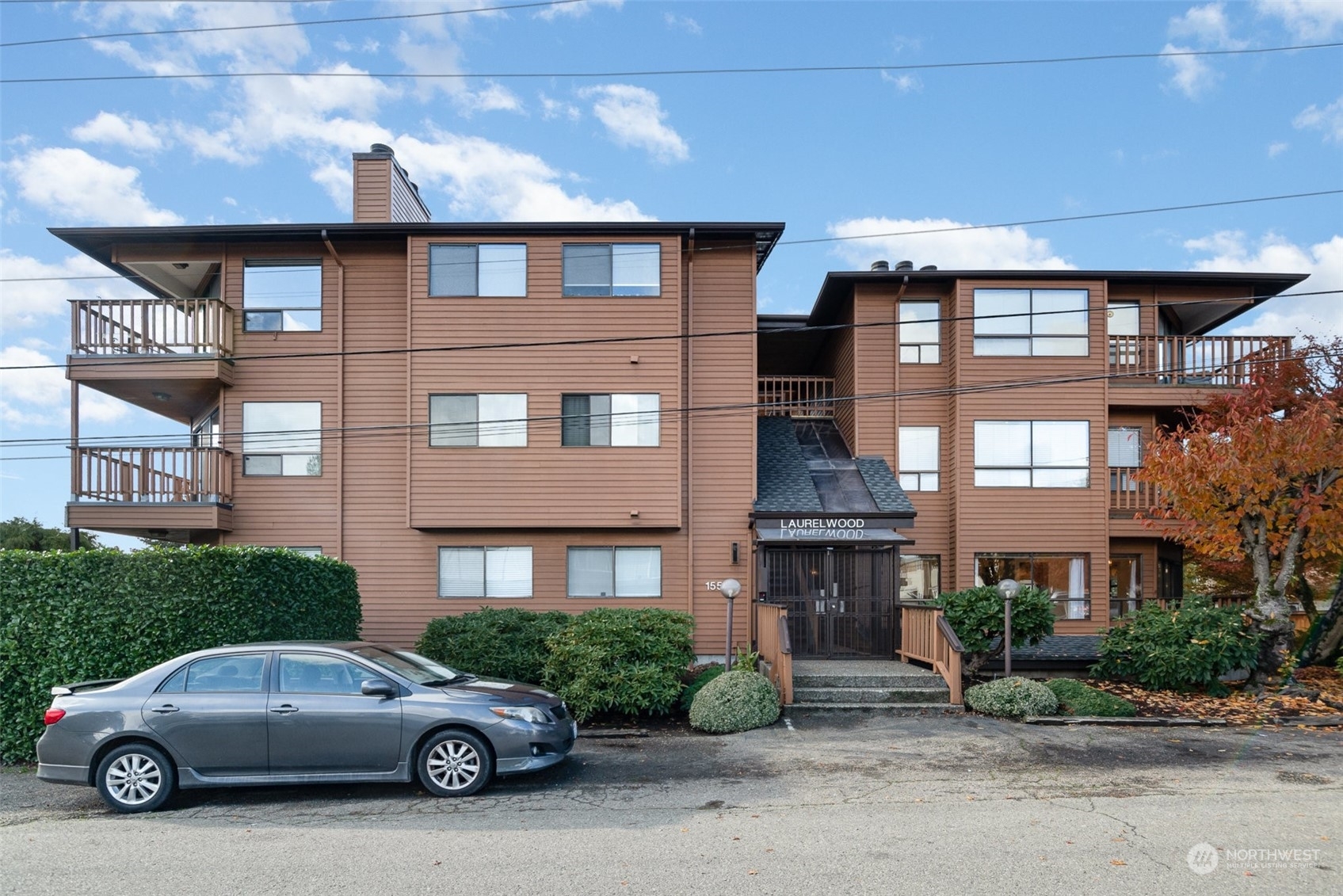 Property Photo:  15525  6th Avenue SW 3  WA 98166 