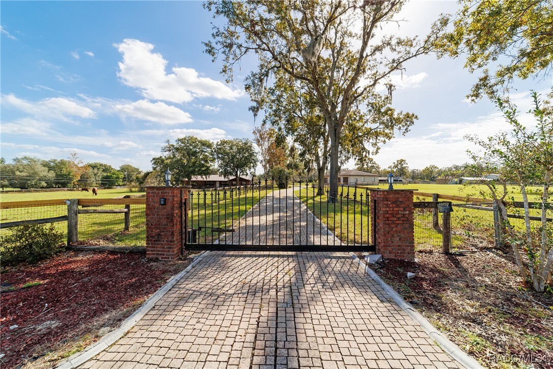 Property Photo: 4540 W Woodlawn Street FL 34433