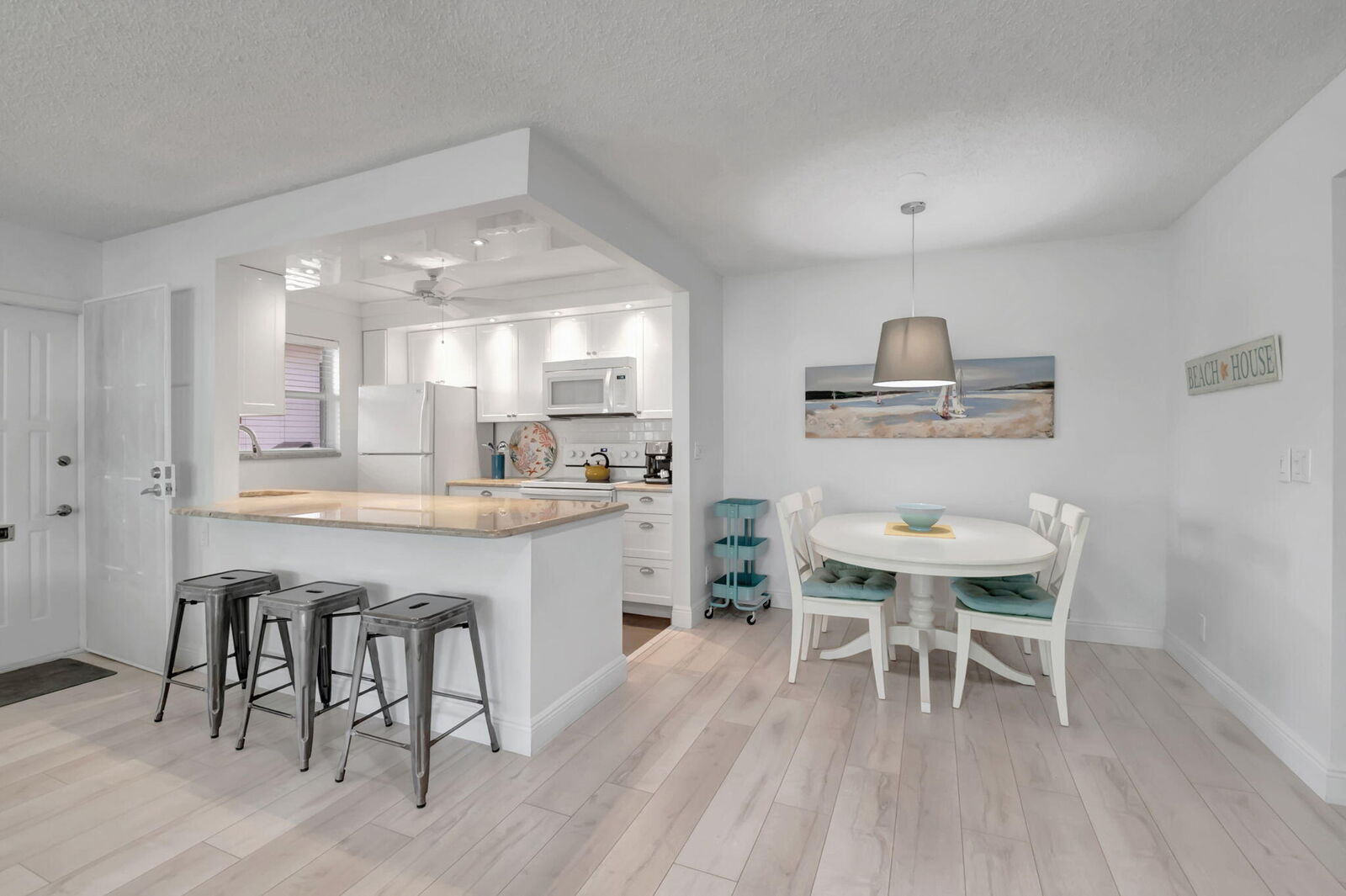 Property Photo: 1352 High Point Way SE D FL 33445