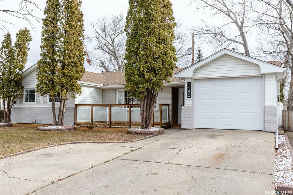 Property Photo:  1145 Bogue Avenue  SK S6H 4M4 