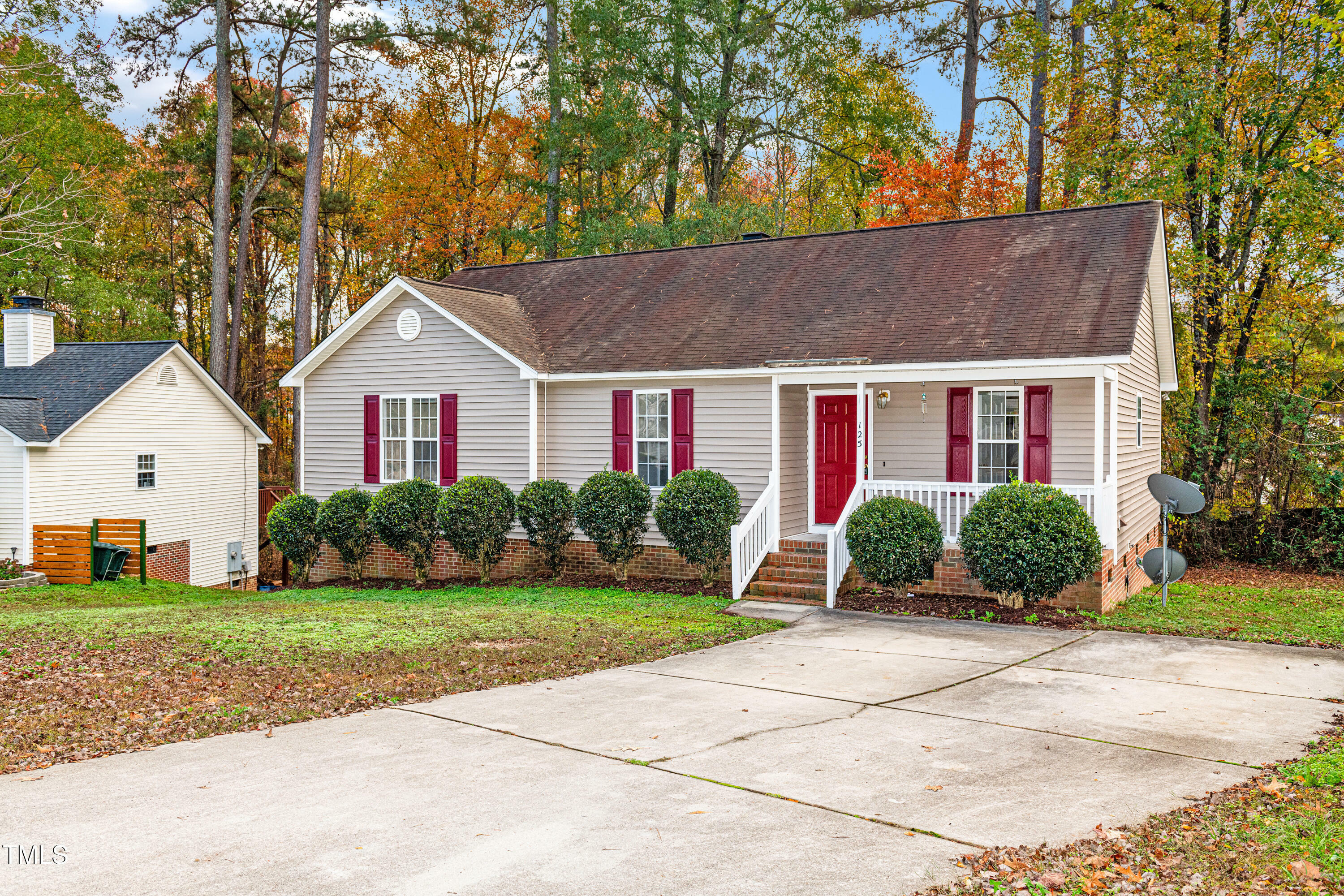 Property Photo:  125 Havencrest Landing  NC 27529 