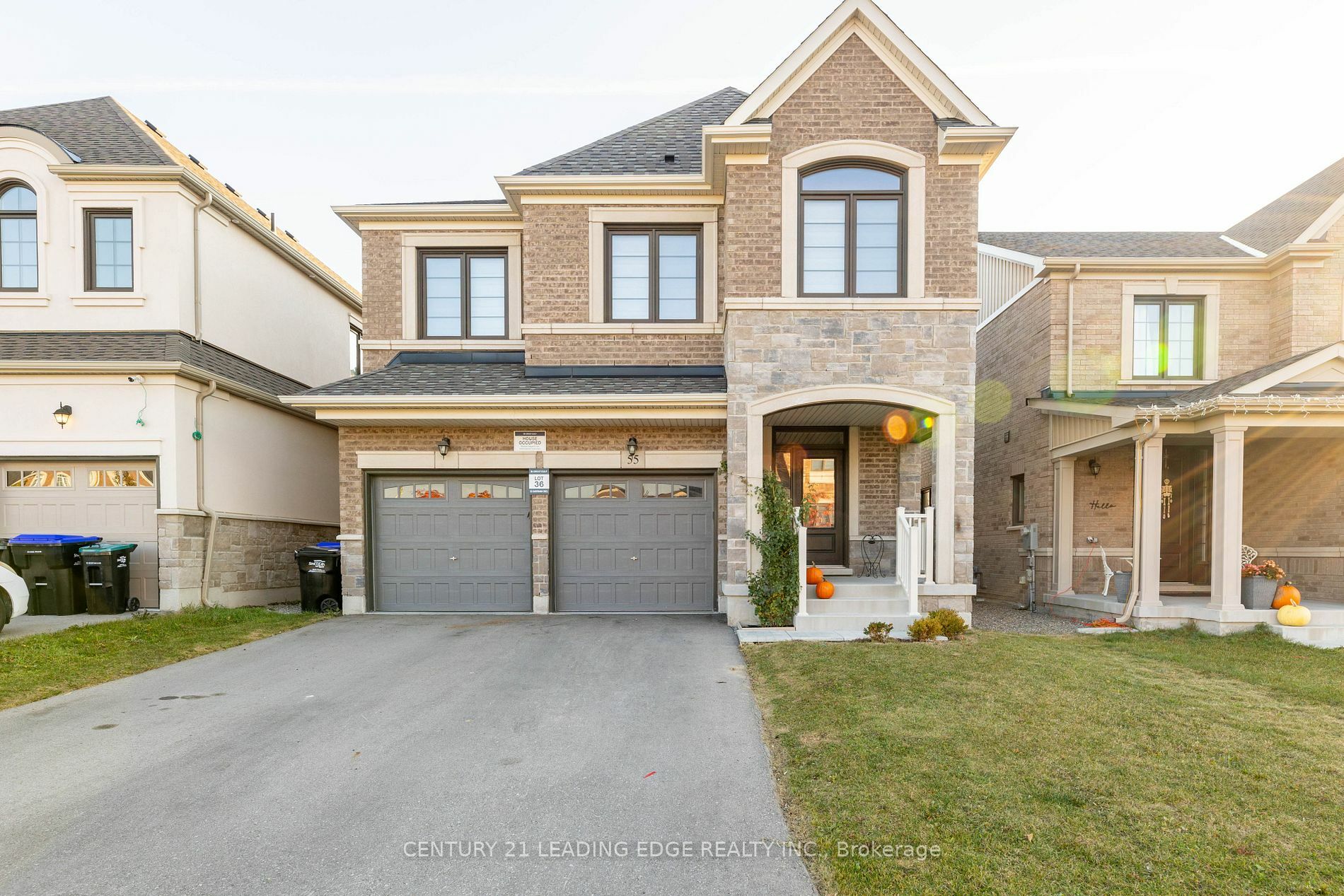 Photo de la propriété:  55 Bartram Cres  ON L4L 9E7 