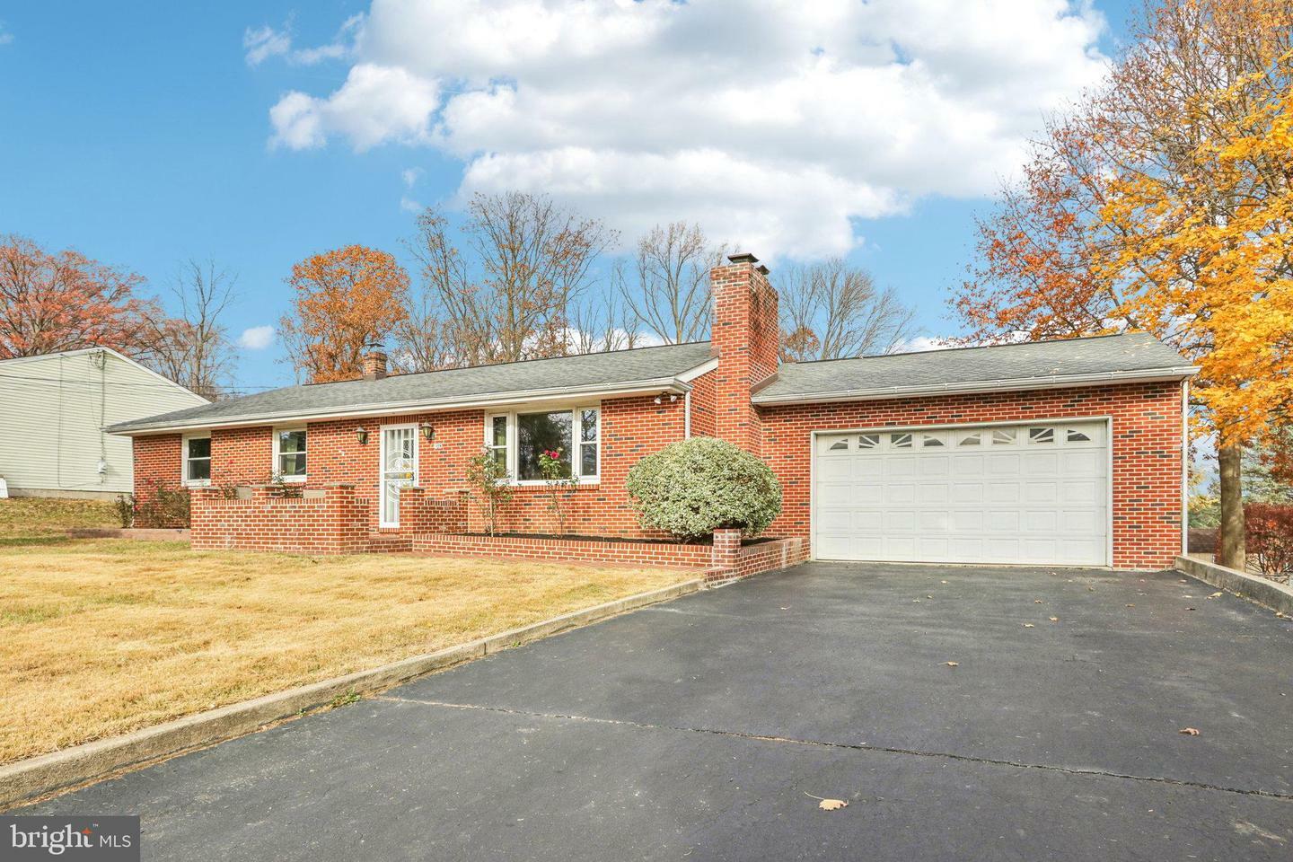 Property Photo:  4015 Greenwood Avenue  PA 19061 