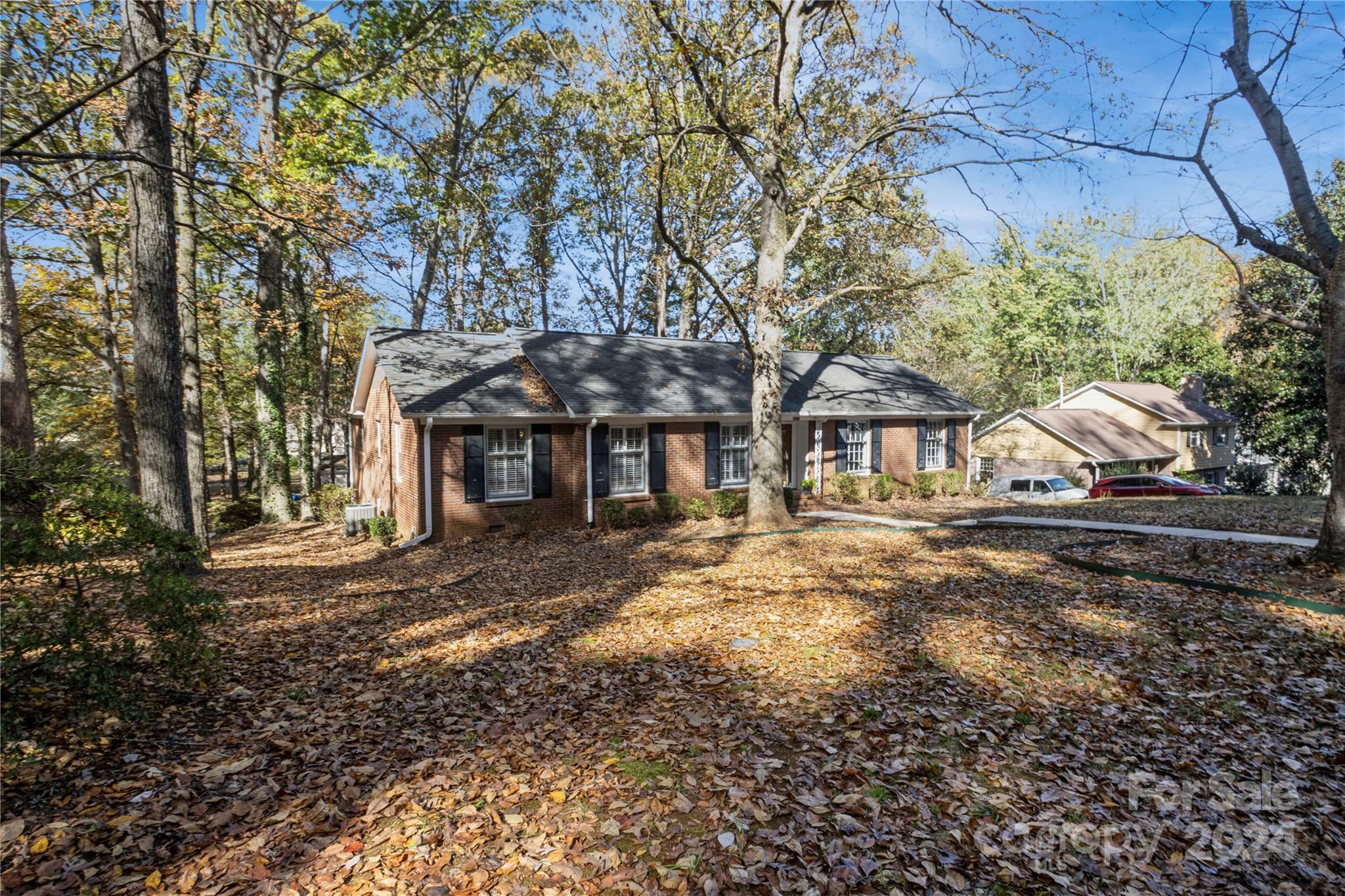 Property Photo:  4601 Easthaven Drive  NC 28212 