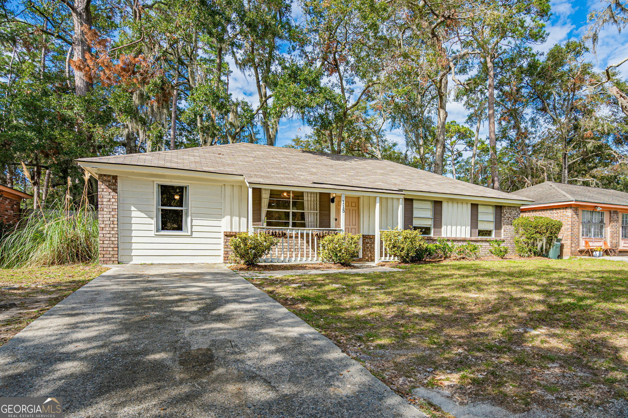Property Photo: 115 Lucian Circle GA 31406