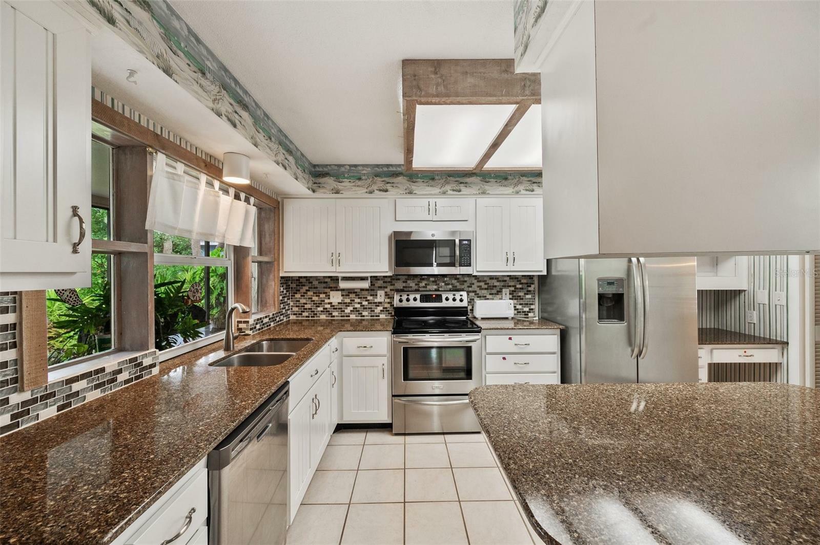 Property Photo: 2550 Sweetgum Way W FL 33761