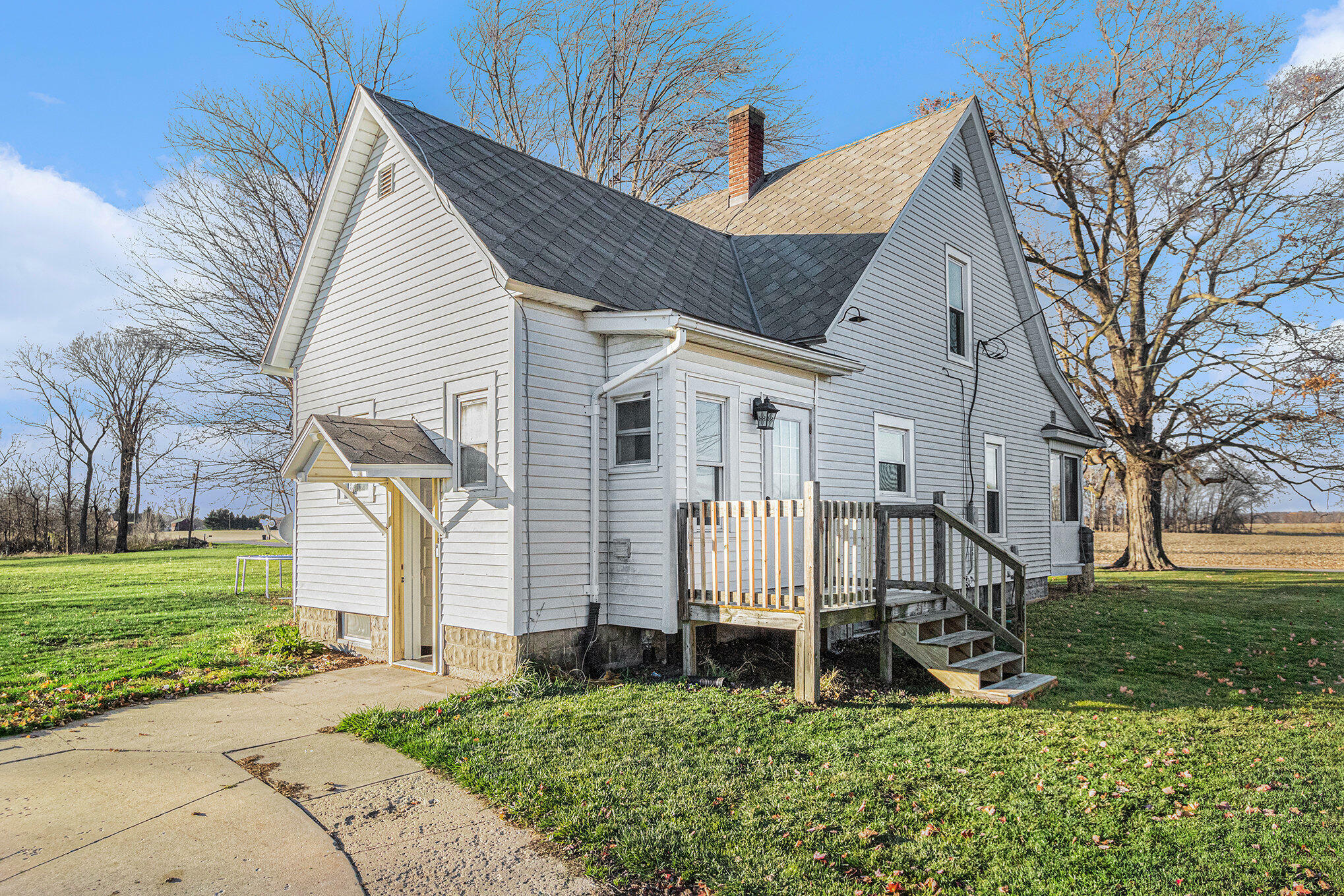 Property Photo: 3016 W Elm Valley Road MI 49113