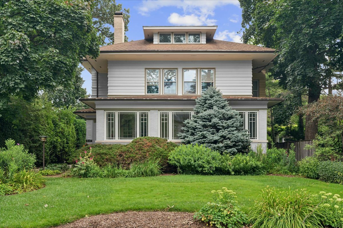 Property Photo:  417 Abbotsford Road  IL 60043 