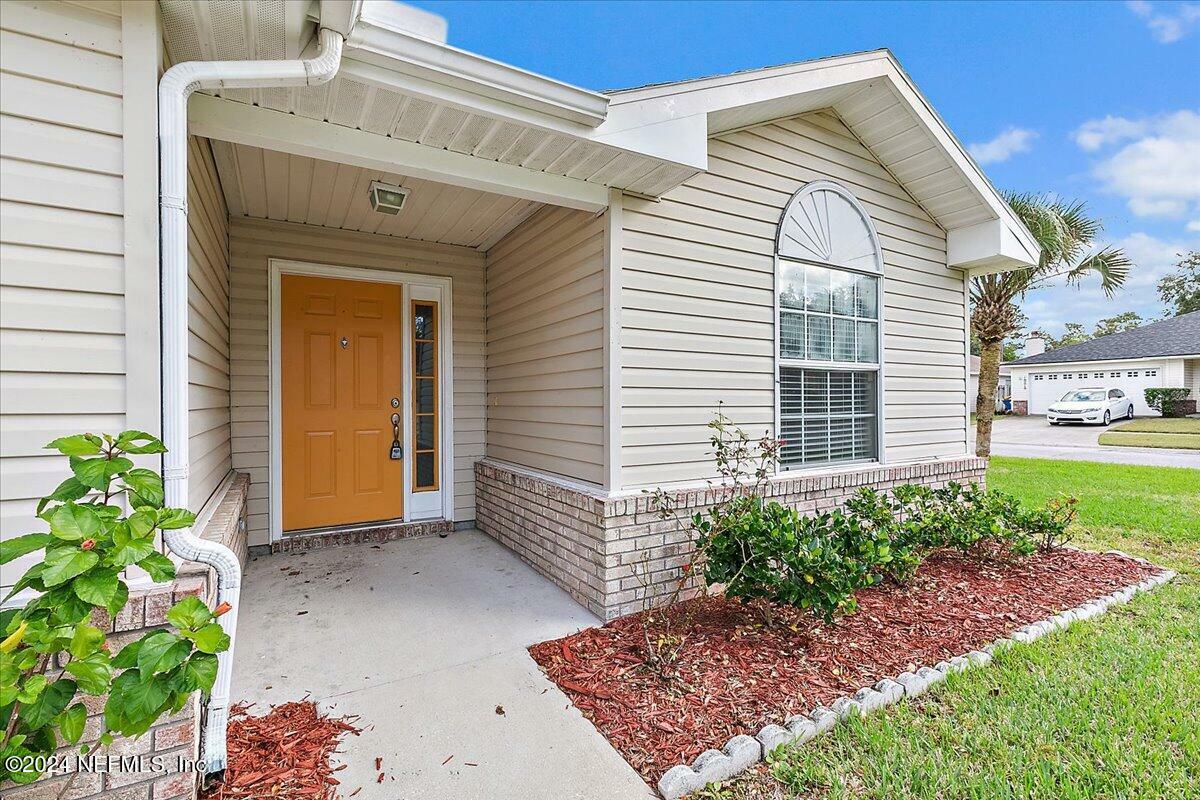 Property Photo:  549 E Chancellor Drive  FL 32225 