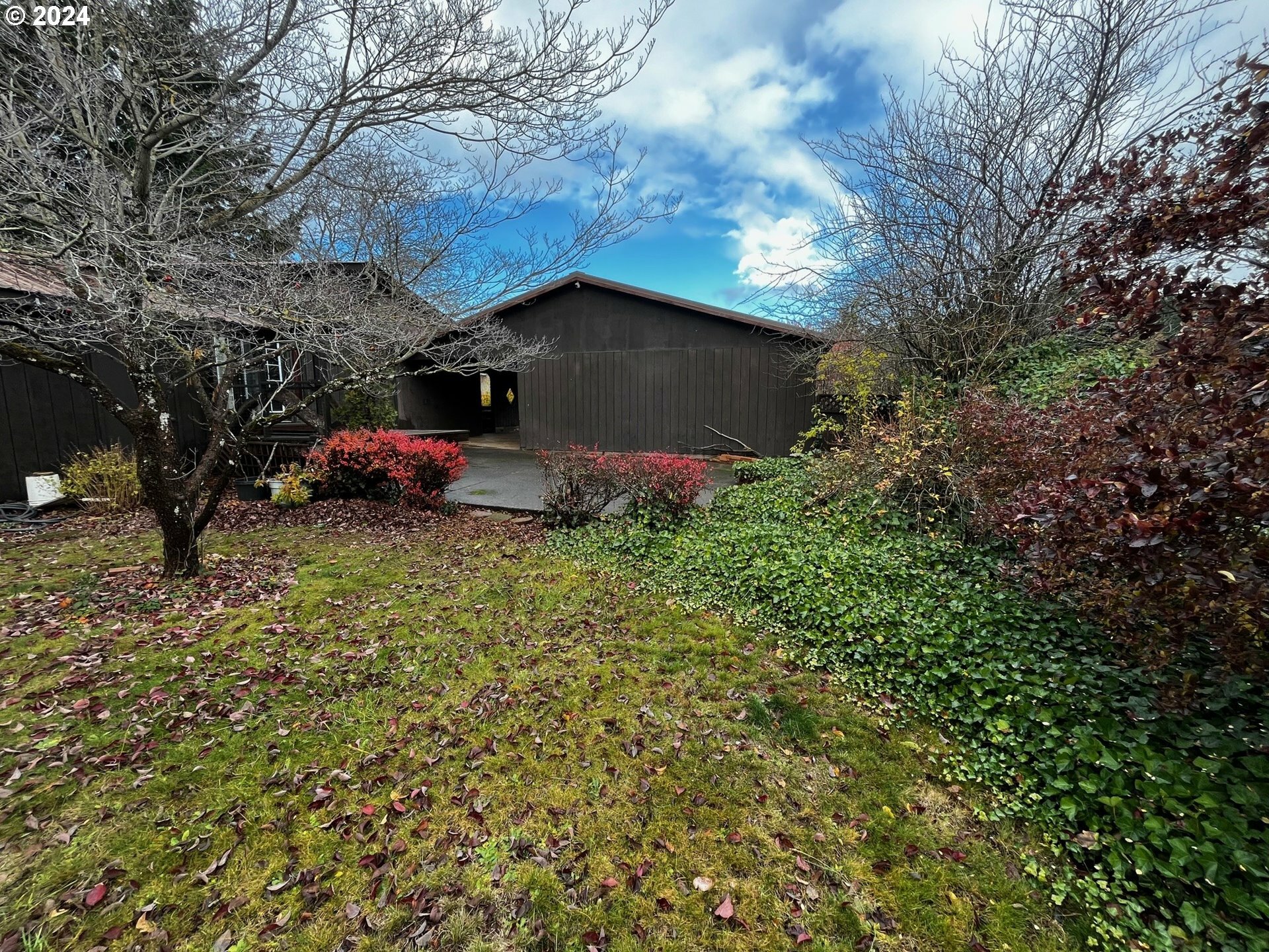 Property Photo:  443 NE Cherry St  WA 98672 