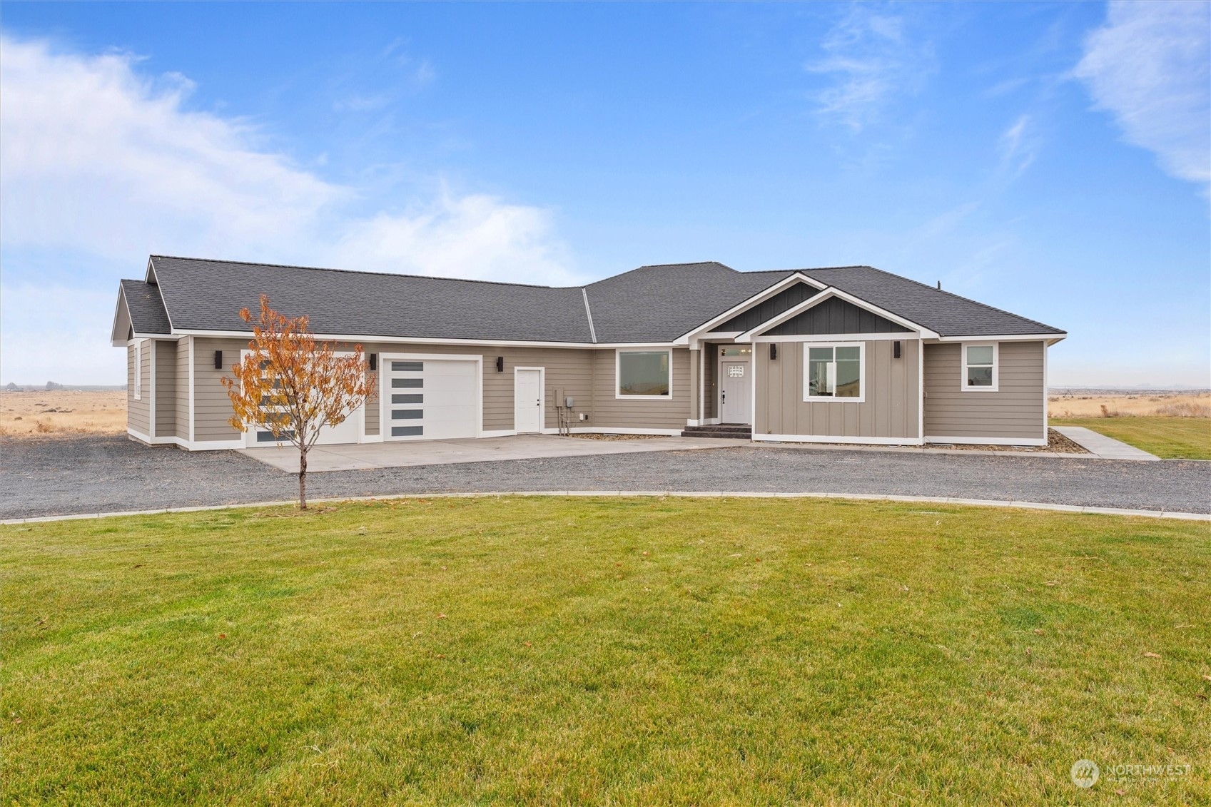 Property Photo: 2045 Road 10.8 NW WA 98823