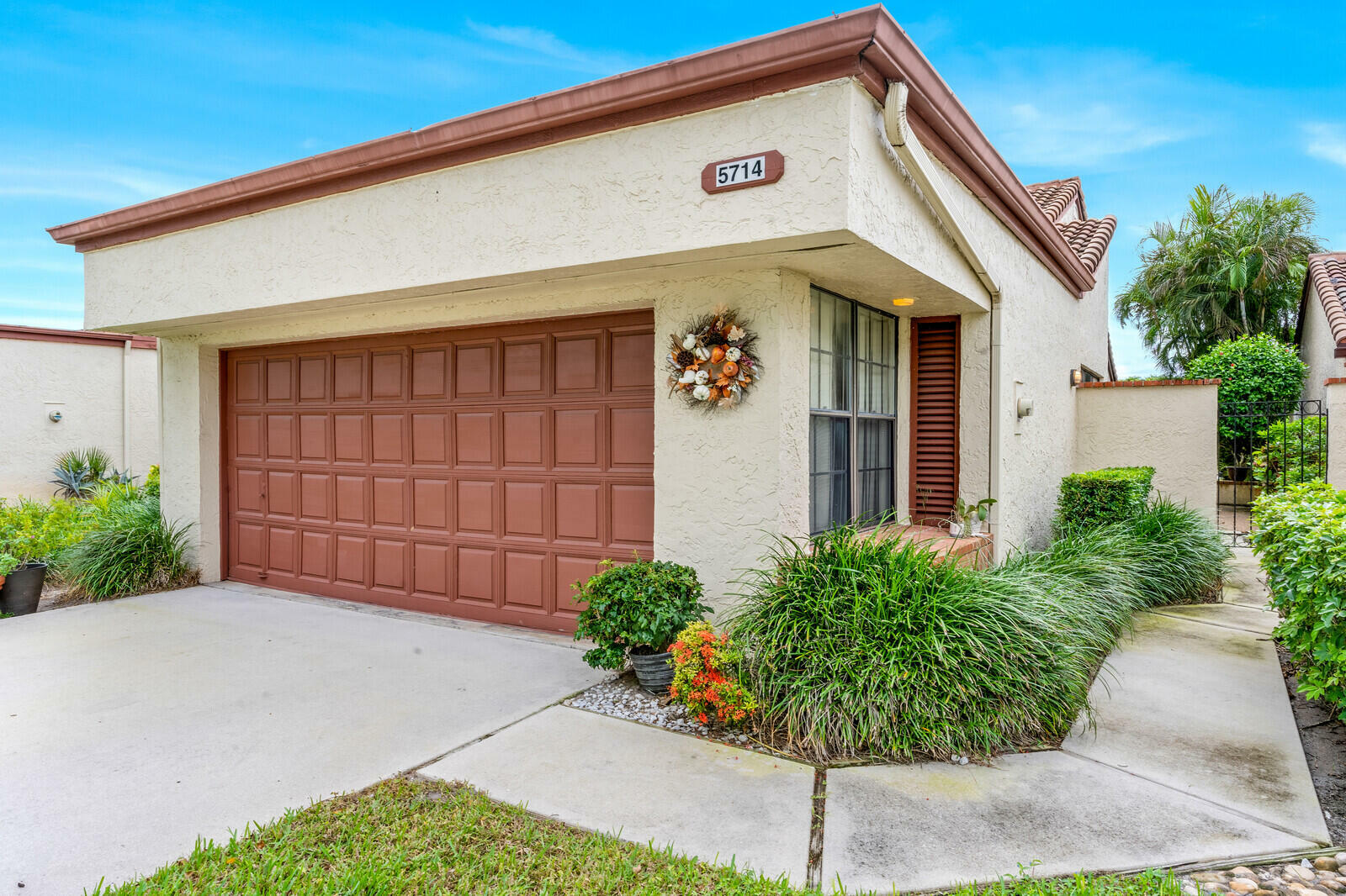 Property Photo:  5714 Kiowa Circle  FL 33437 