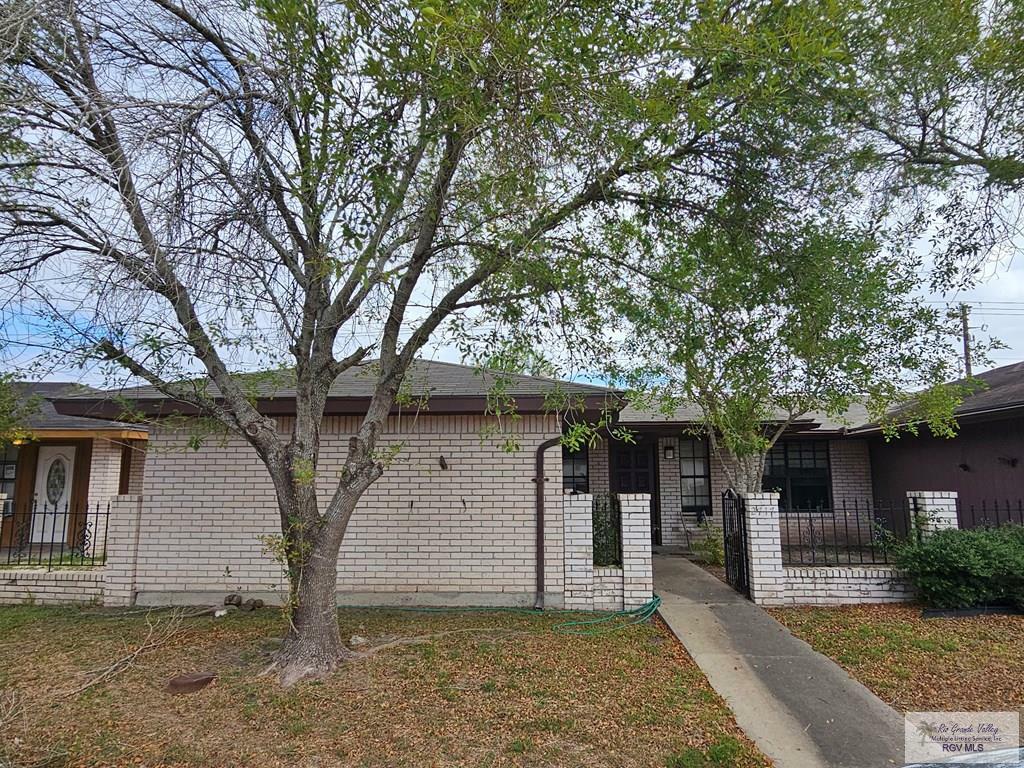 Property Photo: 2717 Hunters Crossing St. TX 78550