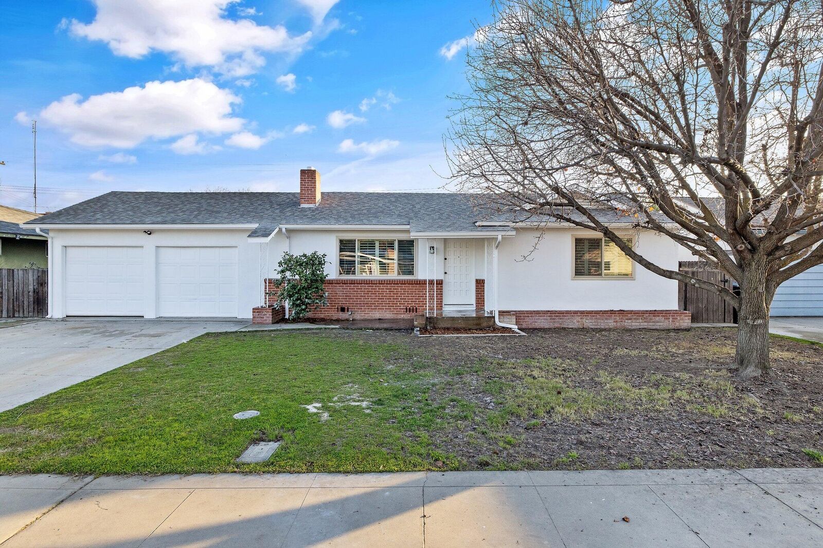 Property Photo: 2715 W Laurel Avenue CA 93277