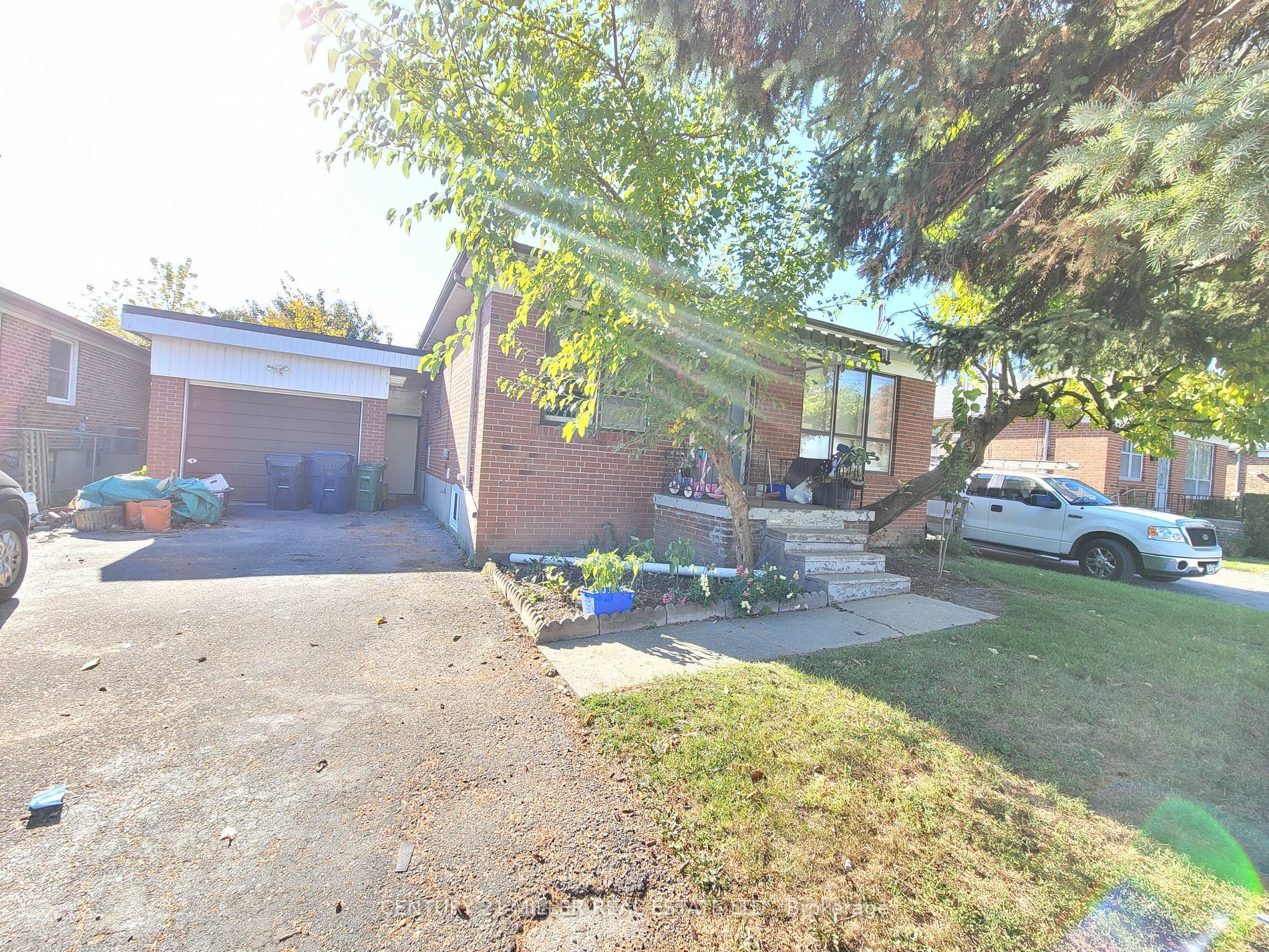 Property Photo:  153 McAllister Rd Bsmt  ON M3H 2N8 