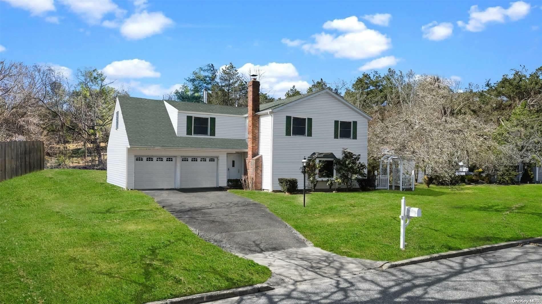 Property Photo:  18 S Village Drive  NY 11713 