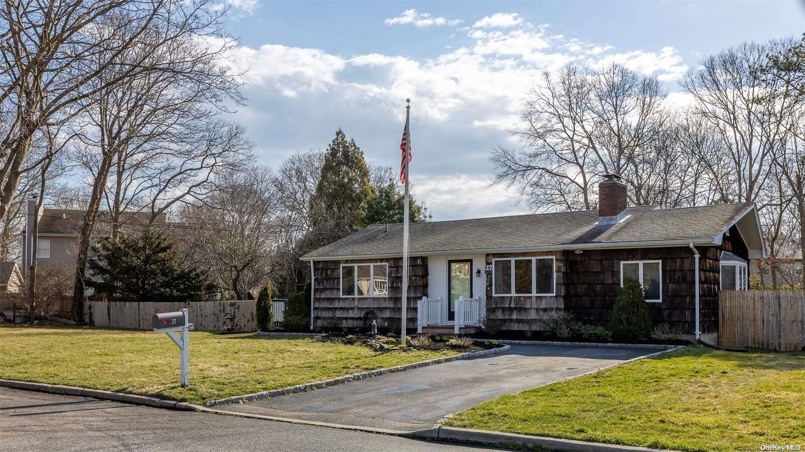 Property Photo:  27 Woodbine Lane  NY 11940 