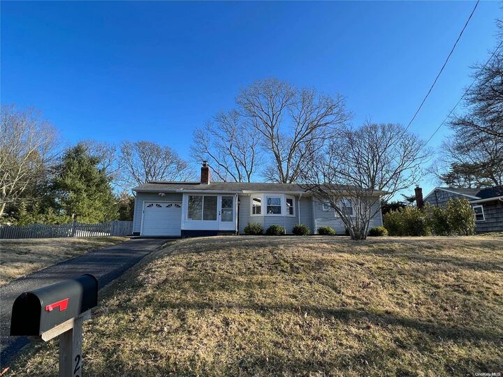 20 Sheffield Lane  East Moriches NY 11940 photo