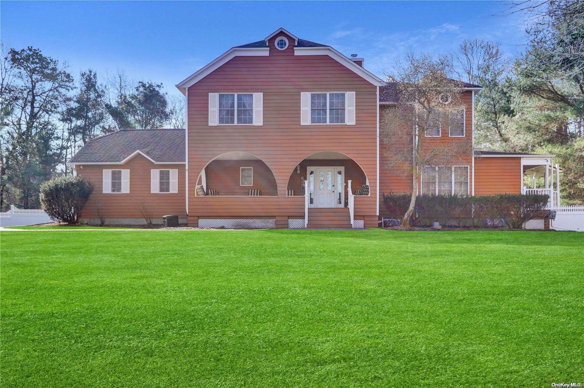 Property Photo:  6 Saddlebrook Lane  NY 11949 