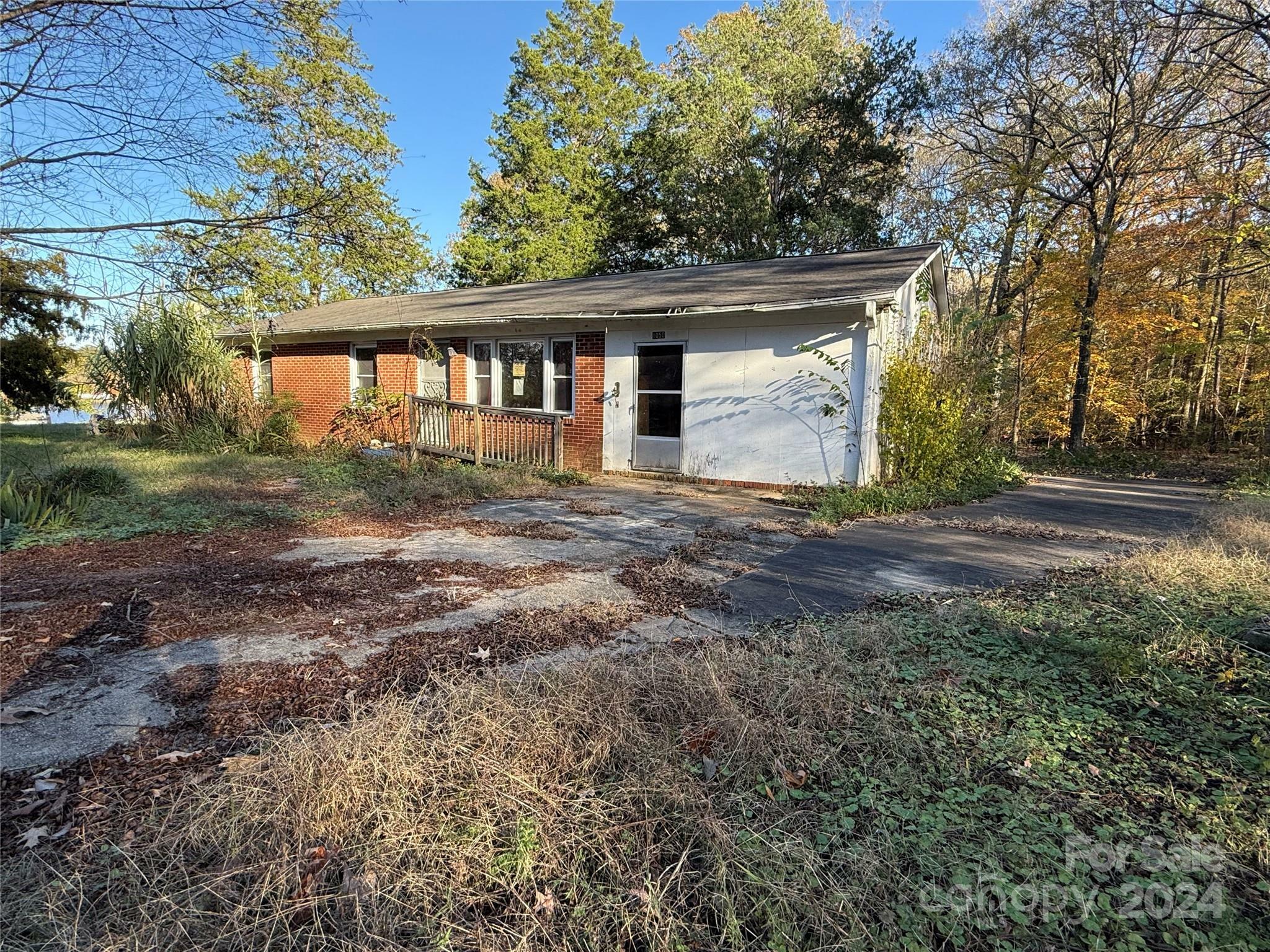 Property Photo:  1050 S Lake Drive  SC 29720 