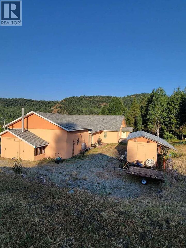 Property Photo: 405 Elkhorn Street BC V0H 1J0