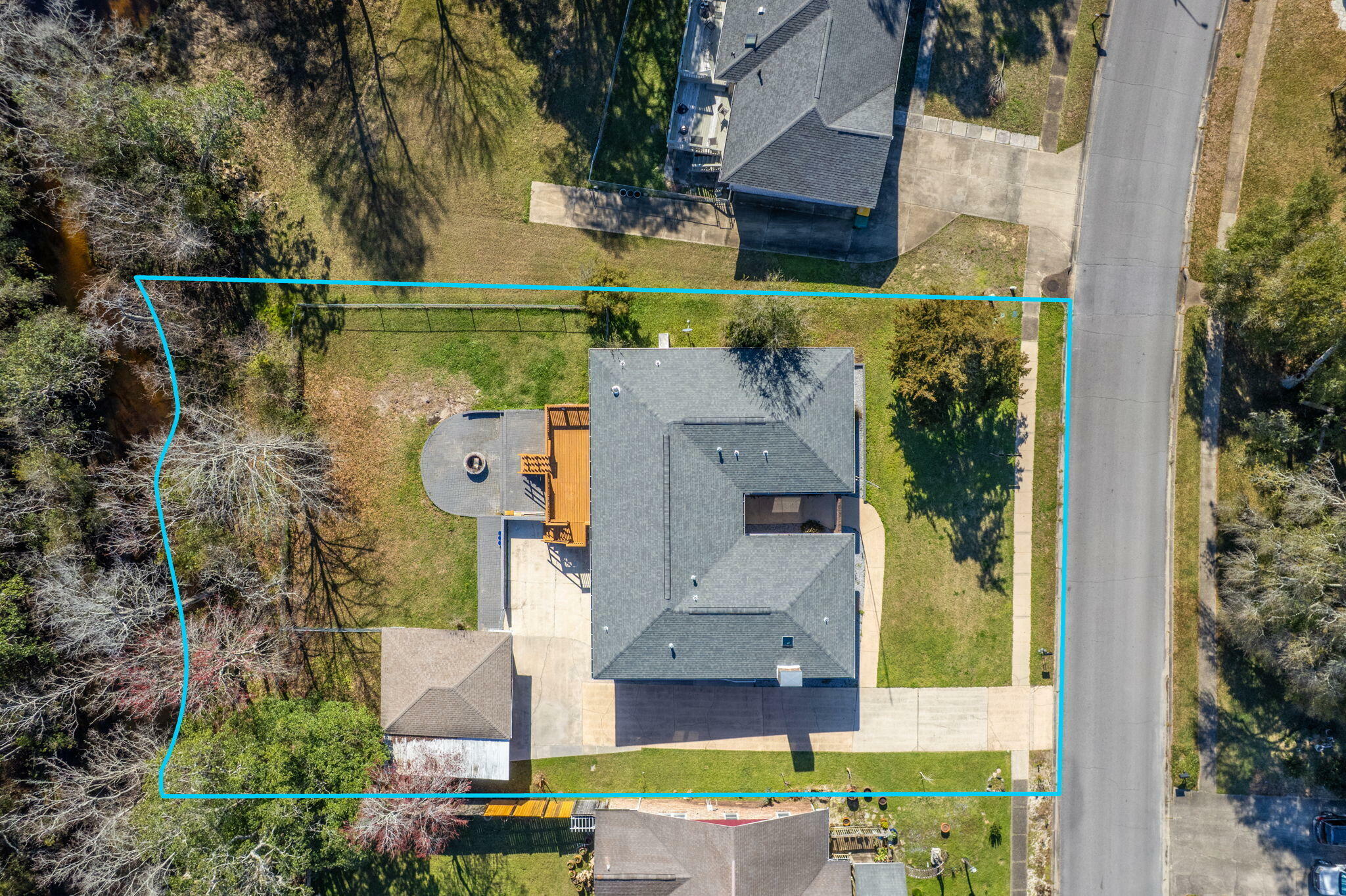 Property Photo: 713 Overbrook Drive FL 32547