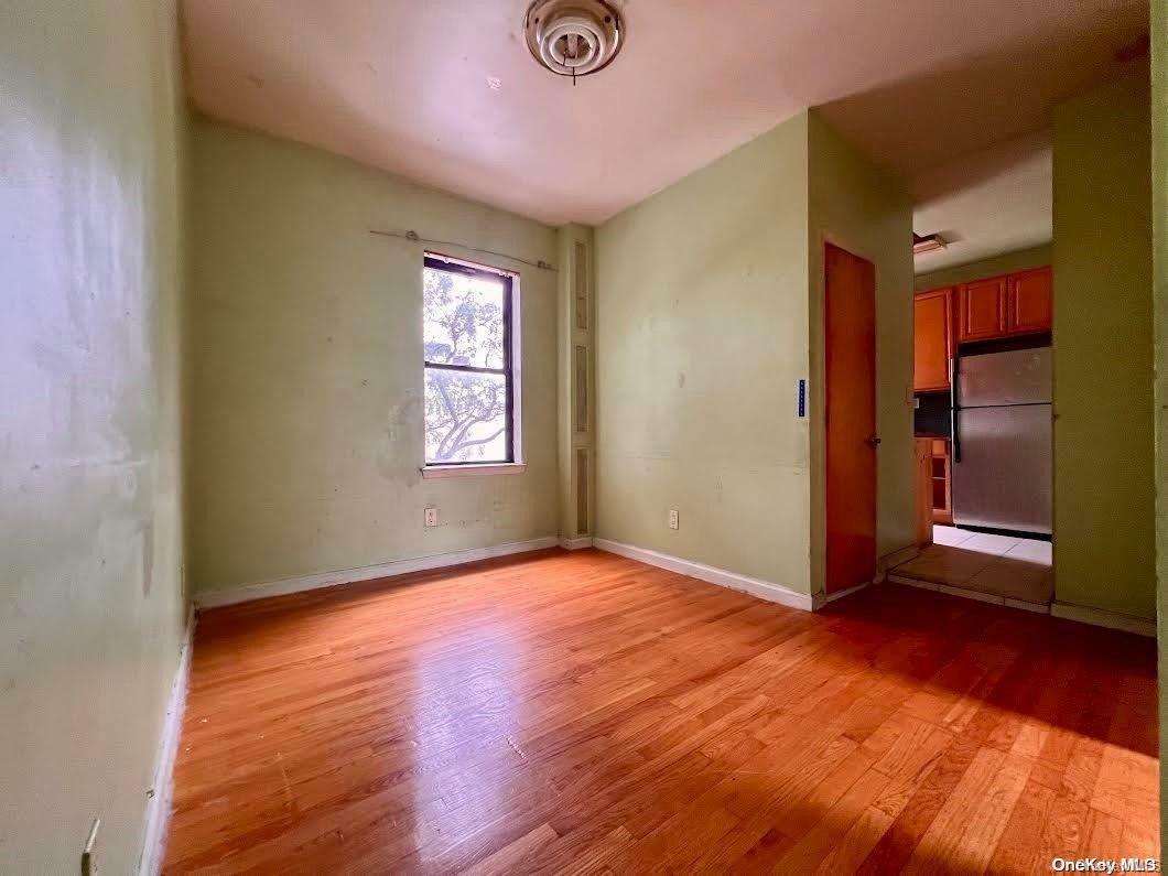 Property Photo:  21-37 33rd Street 3E  NY 11105 