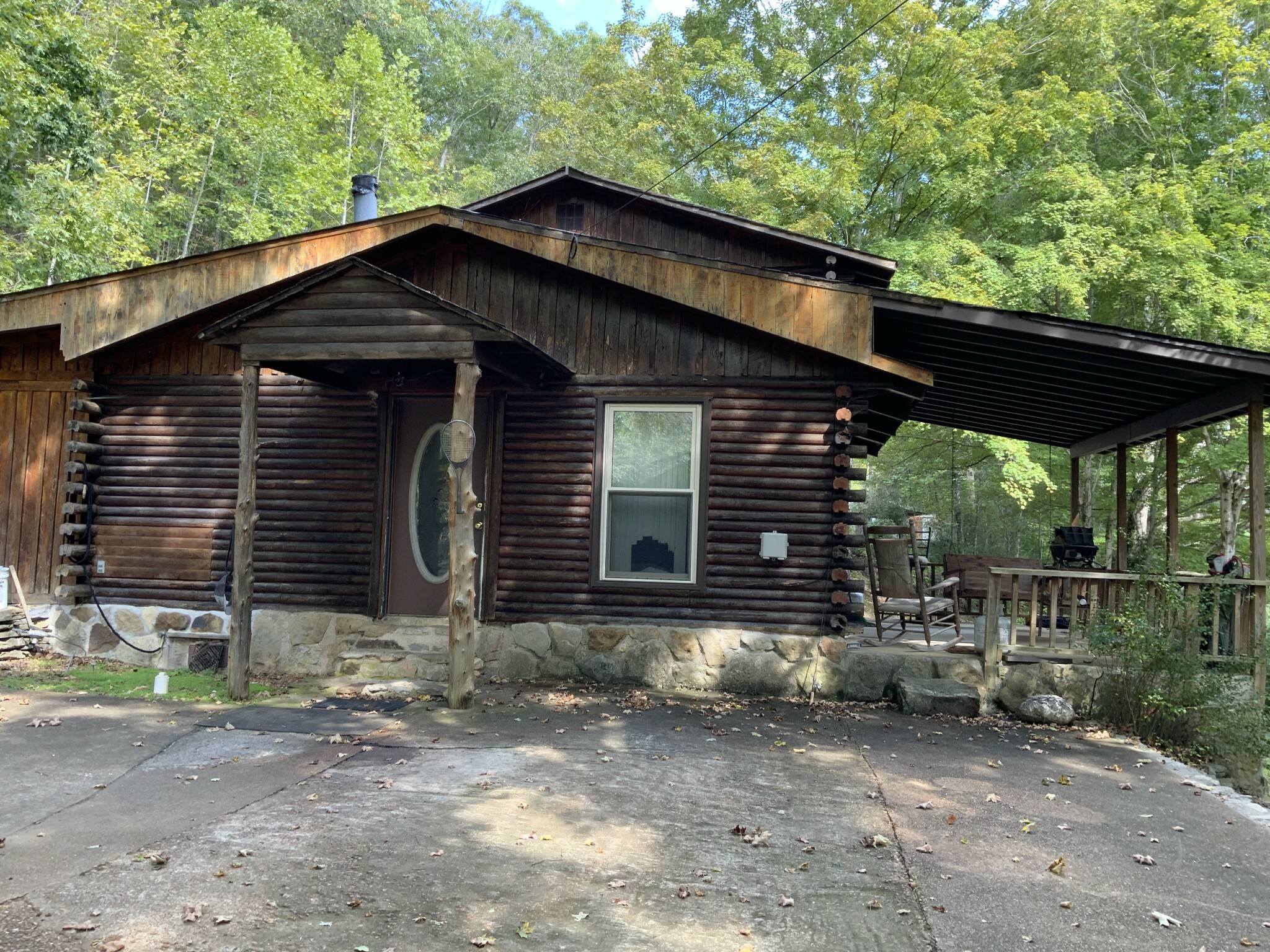 Property Photo:  922 Rockhouse Rd  TN 38462 