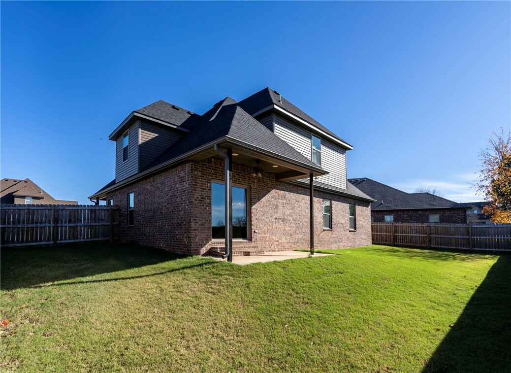 Property Photo:  1413 Reagan Avenue  AR 72734 