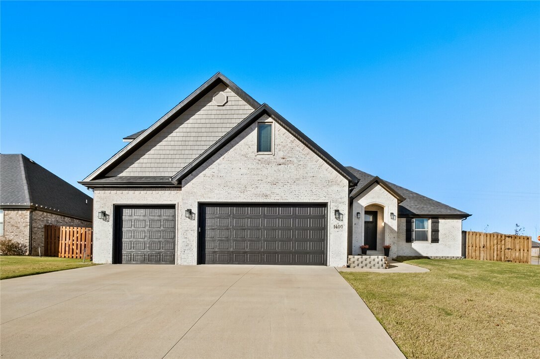 Property Photo:  1400 Amber Way  AR 72719 