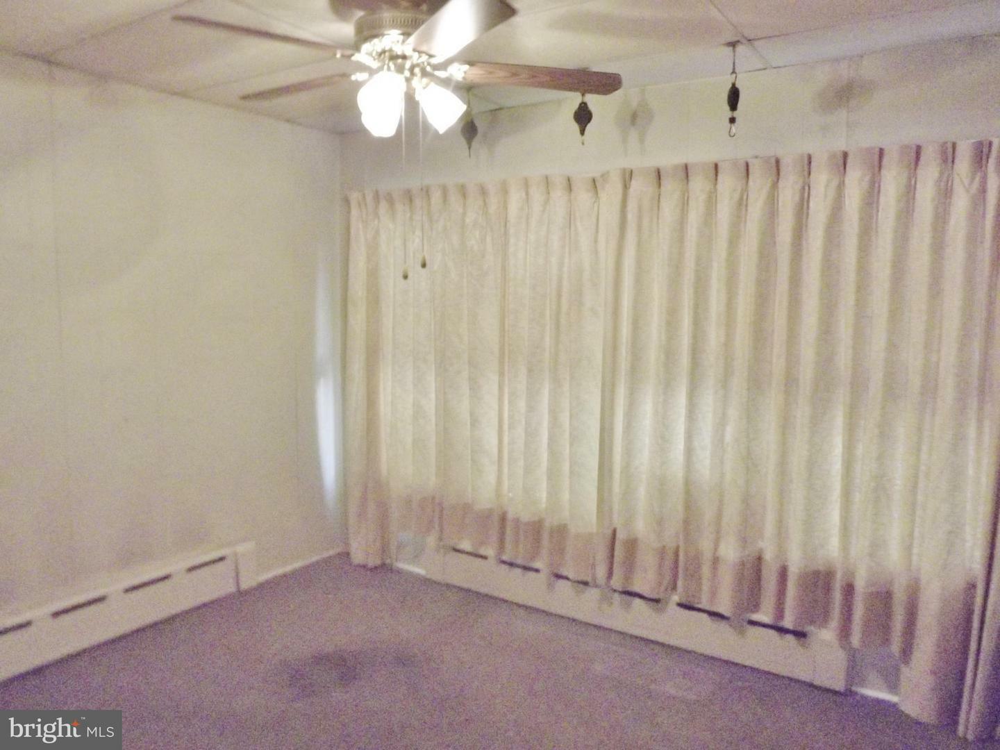 Property Photo: 5909 Nassau Rd PA 19151
