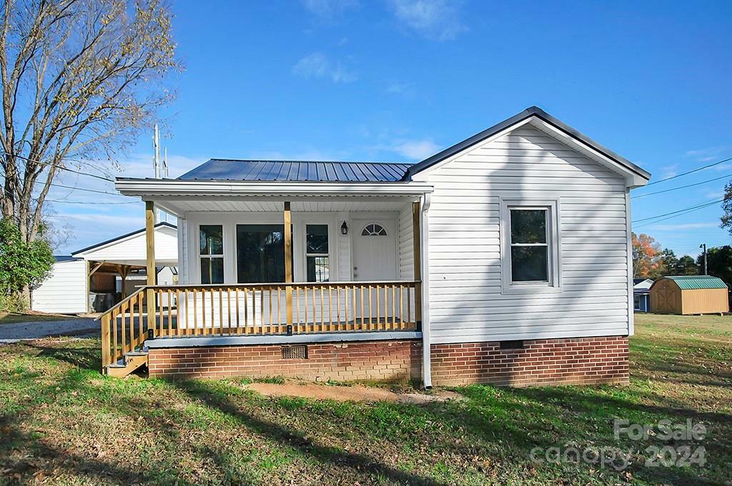 Property Photo: 1401 Power Street NC 28081