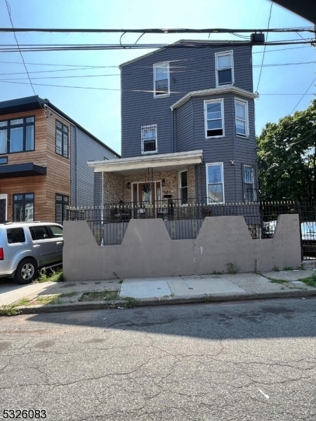 Property Photo:  588 S 12th St  NJ 07103 