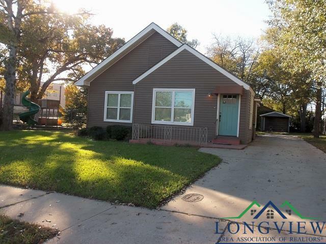 Property Photo:  207 Lawrence Street  TX 75662 