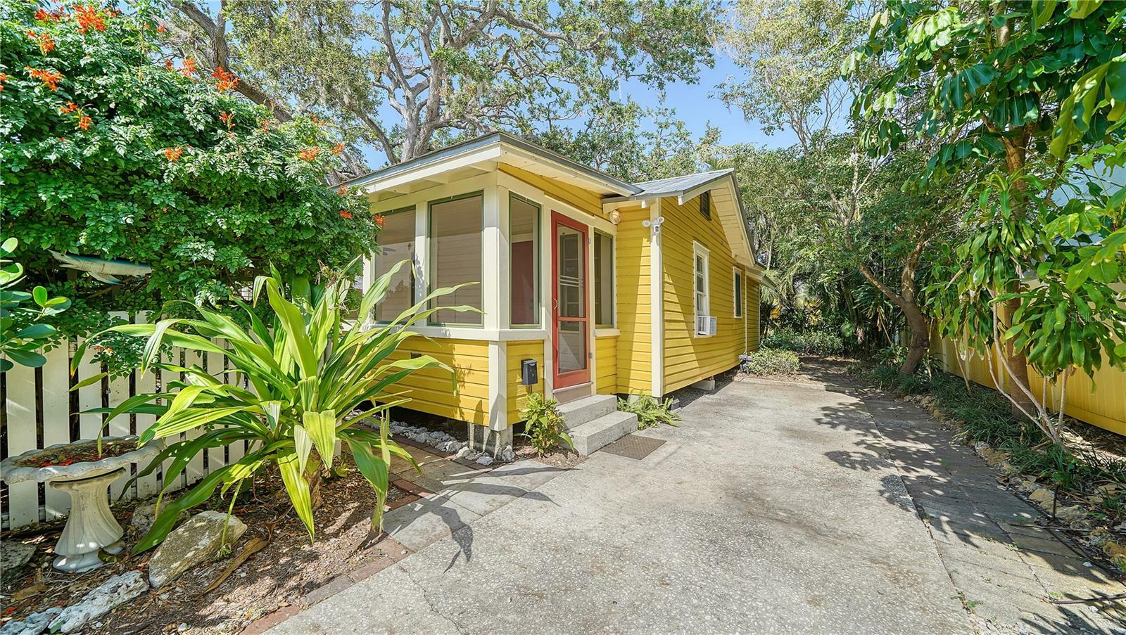 Property Photo: 1920 Laurel Street FL 34236