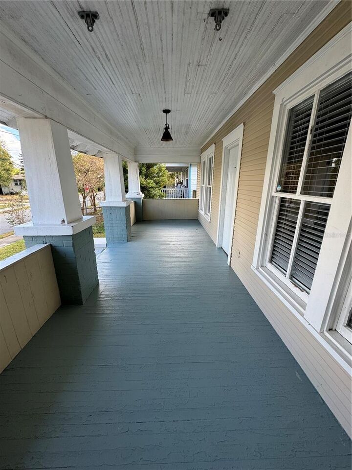 Property Photo: 606 W Patterson Street FL 33803