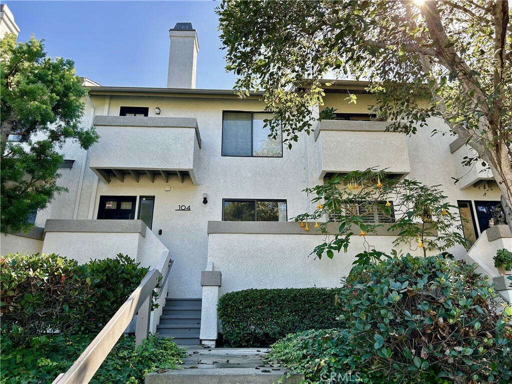 Property Photo: 104 Harbor Woods Place 104 CA 92660