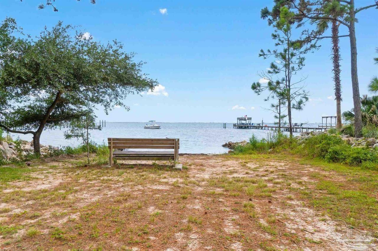 Property Photo:  1567 Fuller Dr  FL 32563 