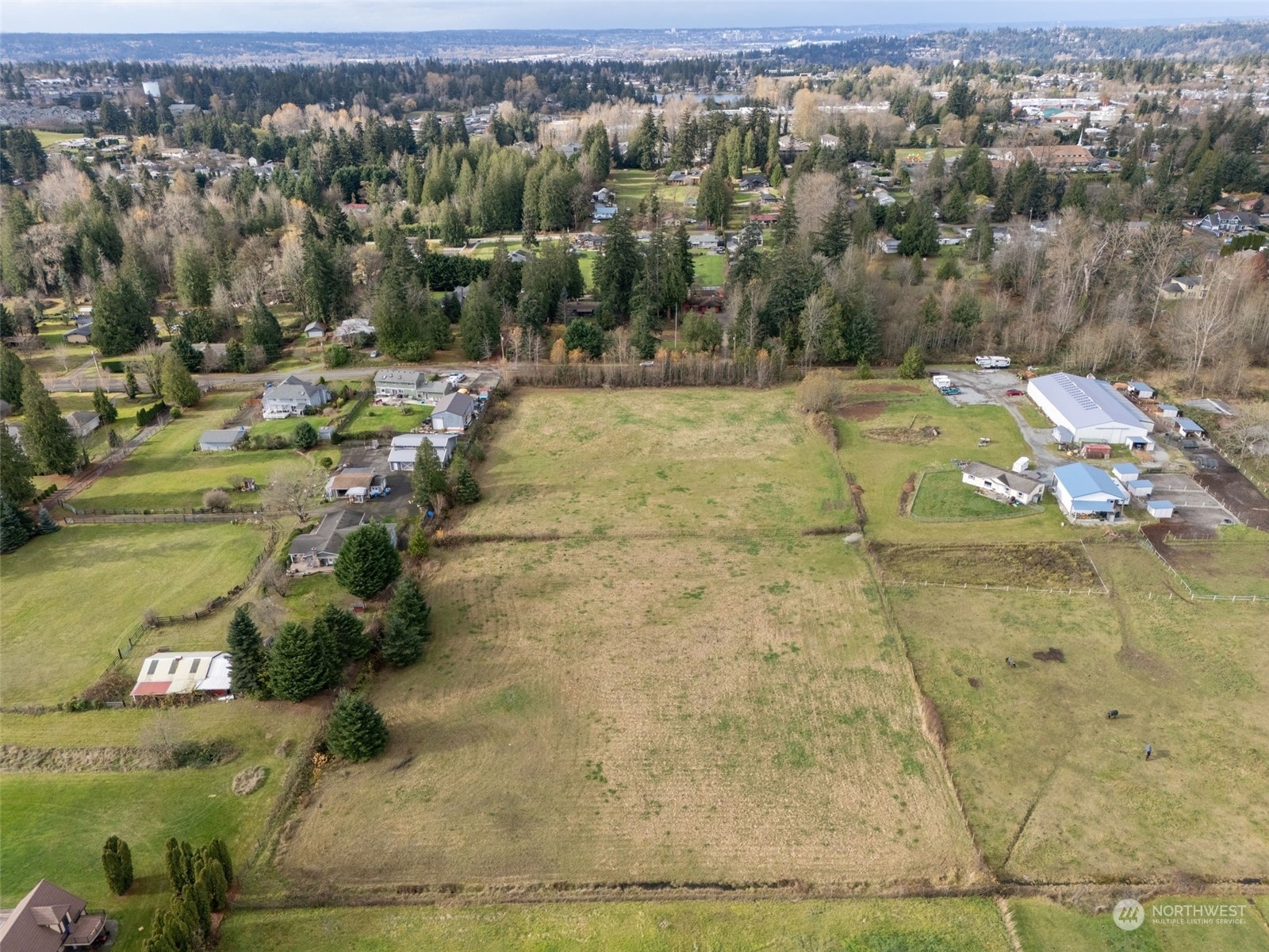 Property Photo:  10 110th Avenue E  WA 98372 