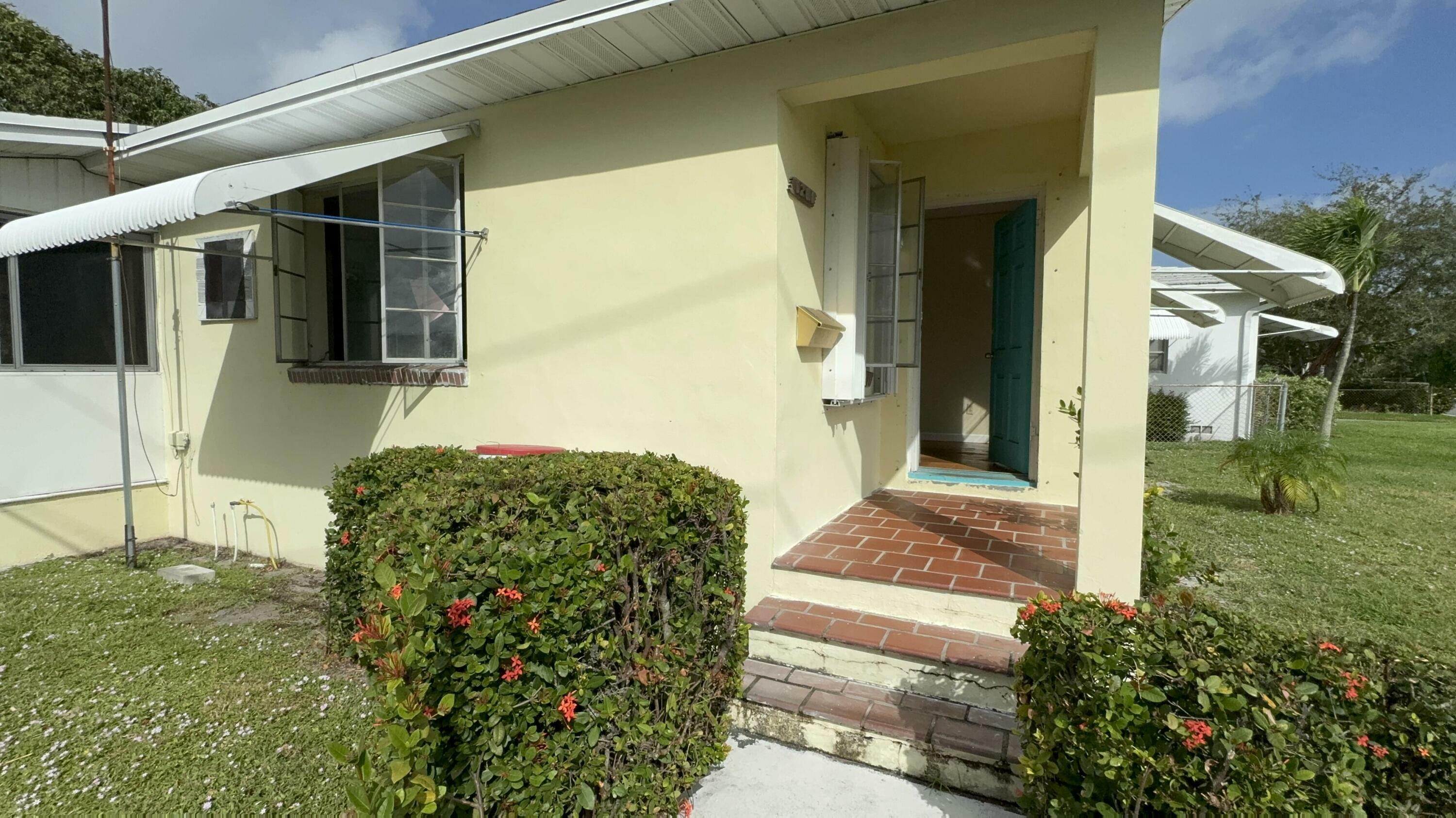 Property Photo:  1201 N Palmway  FL 33460 