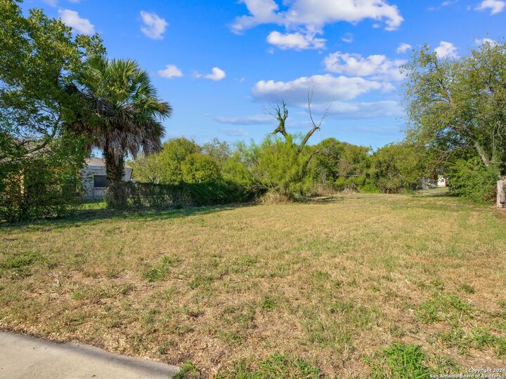 Property Photo: 631 Aransas Ave TX 78210