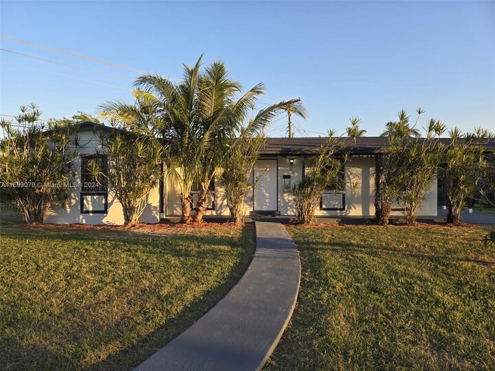 9780 SW 167th St  Miami FL 33157 photo