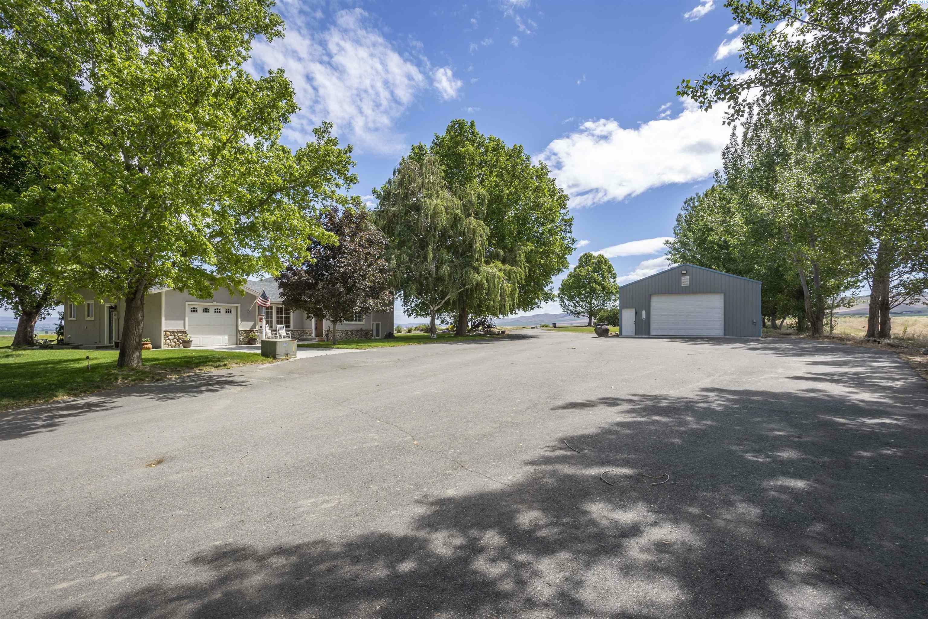 Property Photo:  2771 Boundary Road  WA 98935 