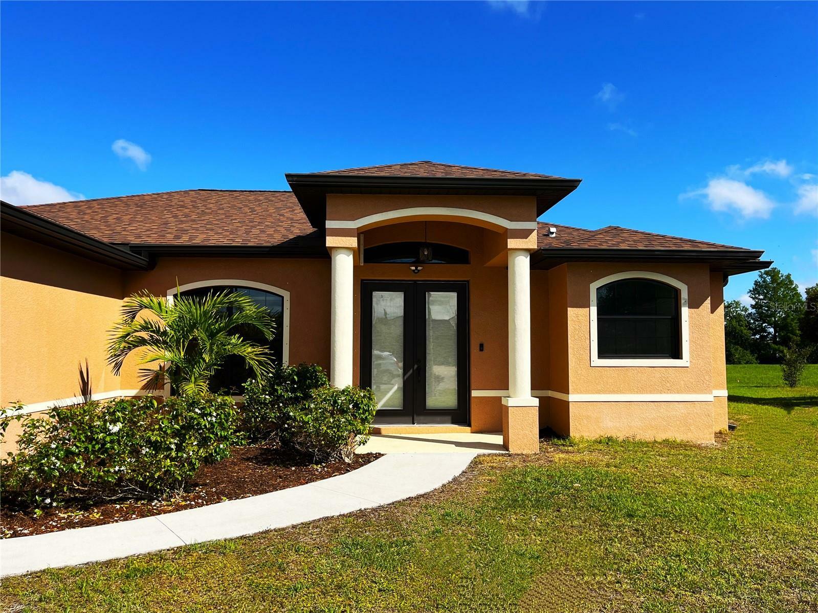 Property Photo:  275 Goya Court  FL 33983 