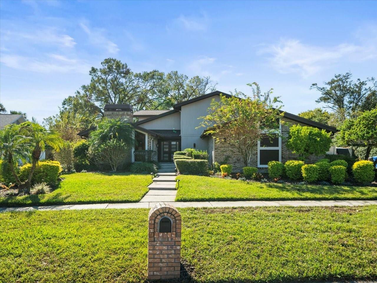 Property Photo:  4316 Carrollwood Village Drive  FL 33618 