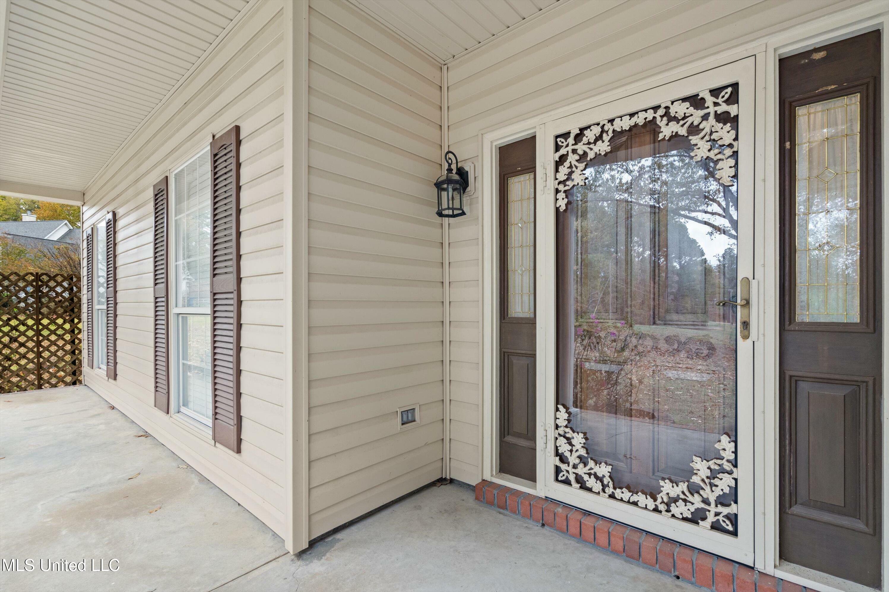 Property Photo:  5180 S Forest Hill Road  MS 38654 