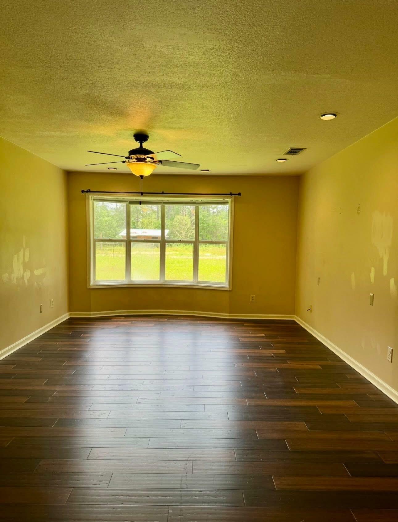 Property Photo: 725 Ellis Rd LA 70634