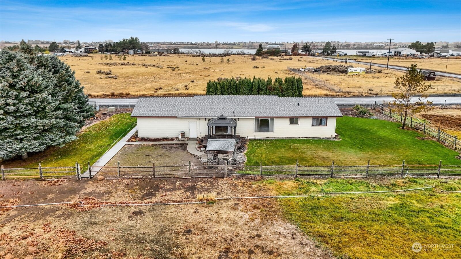 Property Photo:  7589  Redmond Road NE  WA 98837 
